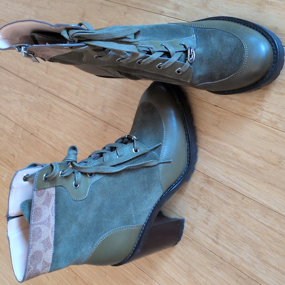 ✨ Coach Green And Tan Heeled Hedy Boot Size 9.5/ 40 - Picture 7 of 8